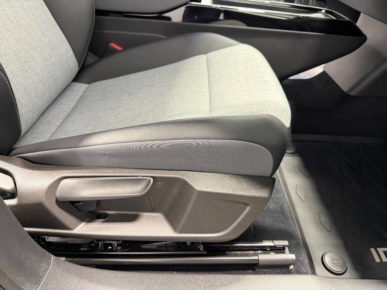 Used 2023 Volkswagen ID.4 Pro image 14