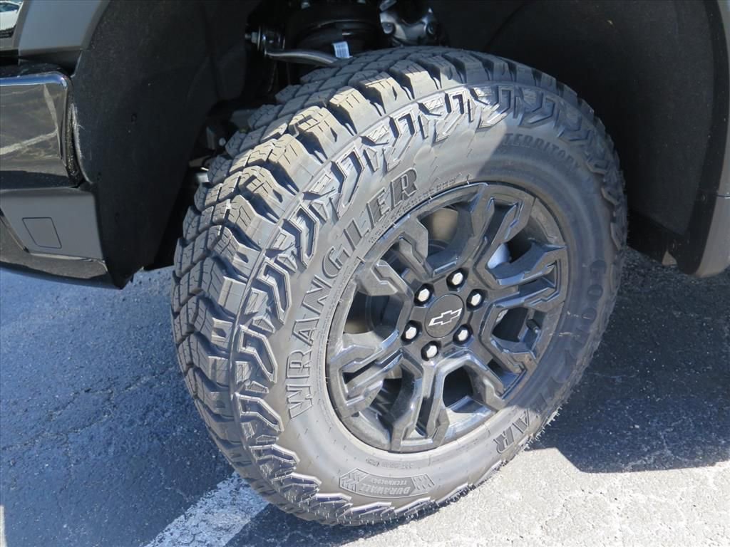 New 2026 Chevrolet Silverado 1500 ZR2 image 16