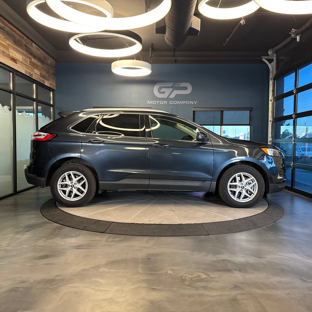 Used 2022 Ford Edge SEL w/ Convenience Package AWD/4WD image 2