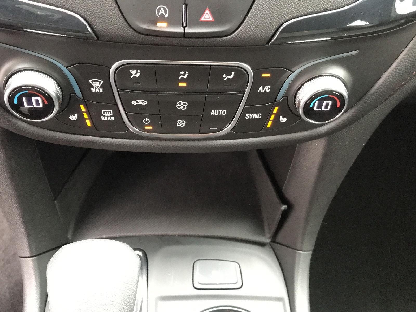 Used 2024 Chevrolet Equinox RS w/ RS Leather Package AWD/4WD image 30