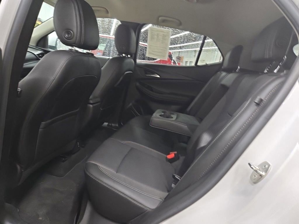 Used 2022 Buick Encore GX Select w/ Sport Touring Package FWD image 12