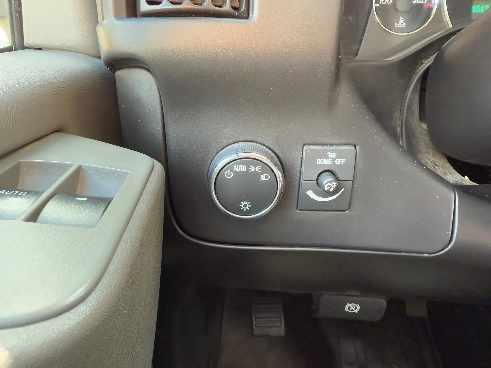 Used 2015 Chevrolet Express 2500 image 26