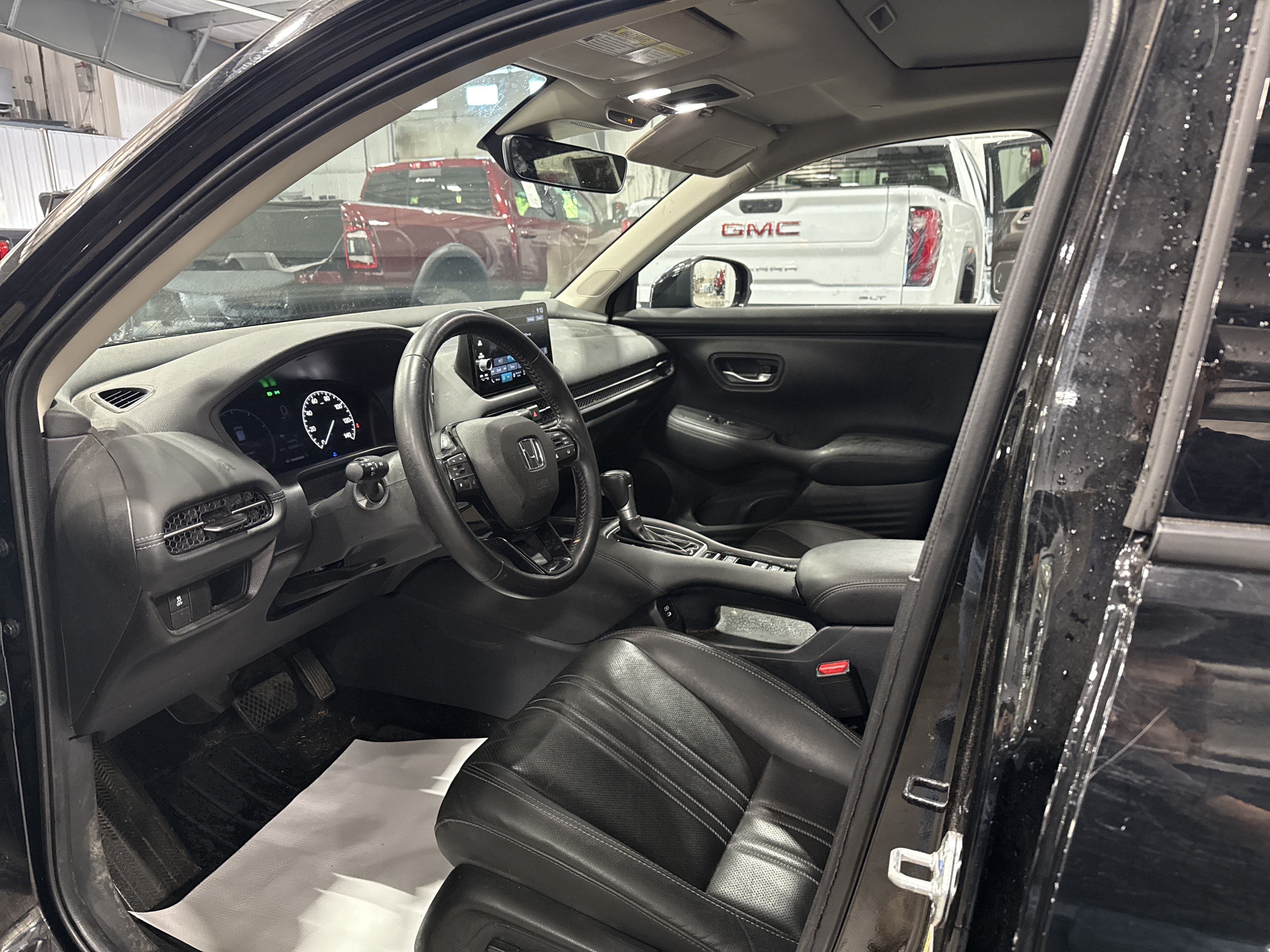 Used 2025 Honda HR-V EX-L image 7