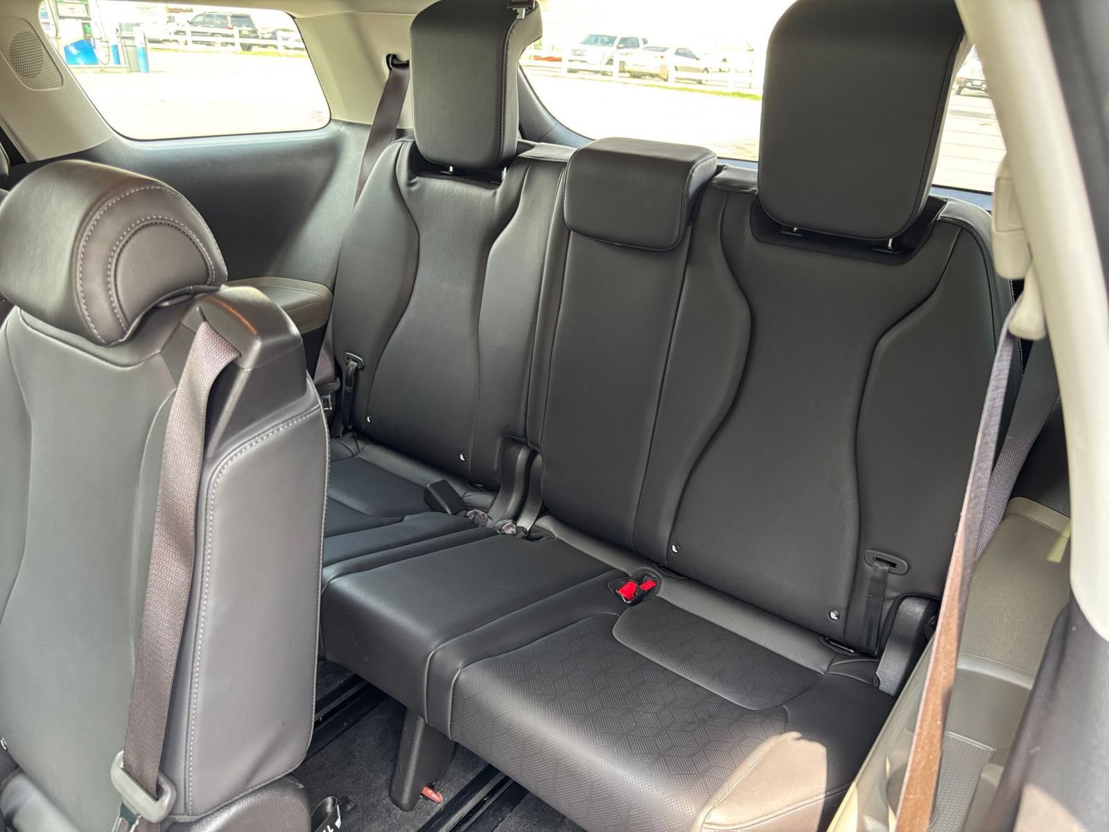 Used 2026 Kia Carnival FWD image 30