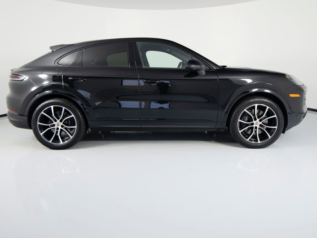Certified 2025 Porsche Cayenne Coupe image 11
