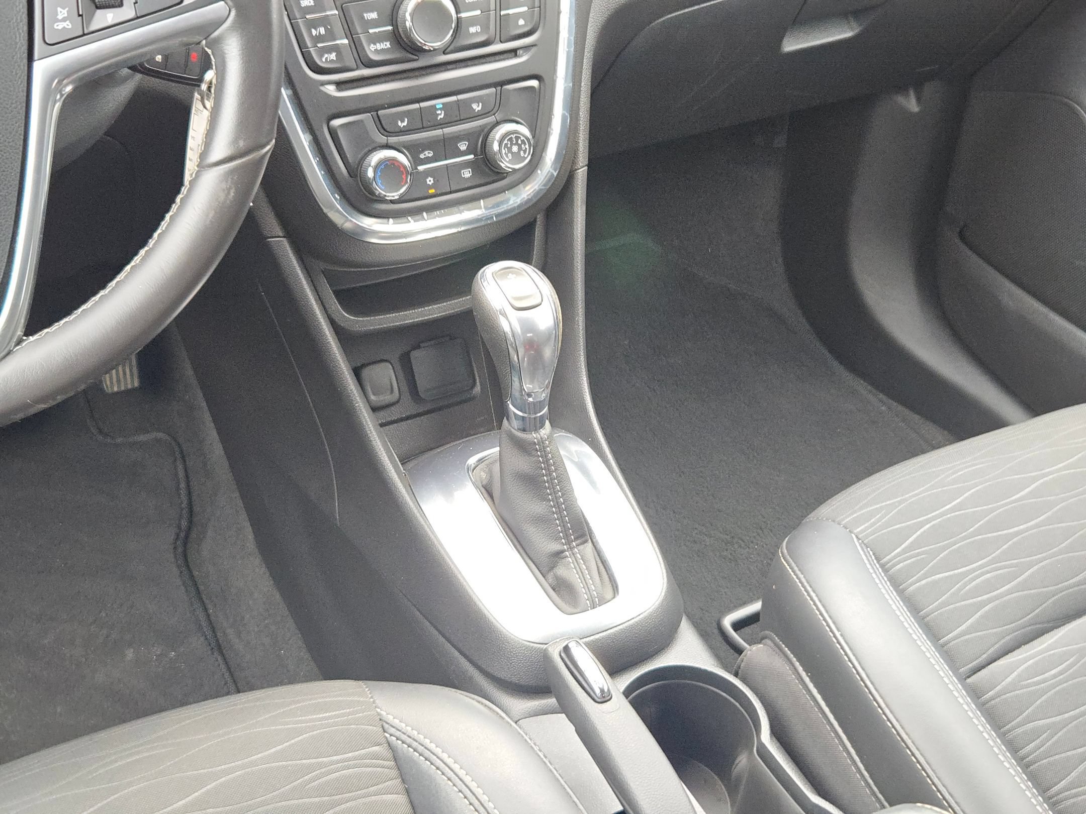 Used 2015 Buick Encore FWD image 18