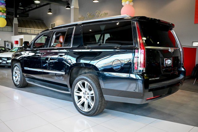 Used 2018 Cadillac Escalade ESV Luxury AWD/4WD image 7