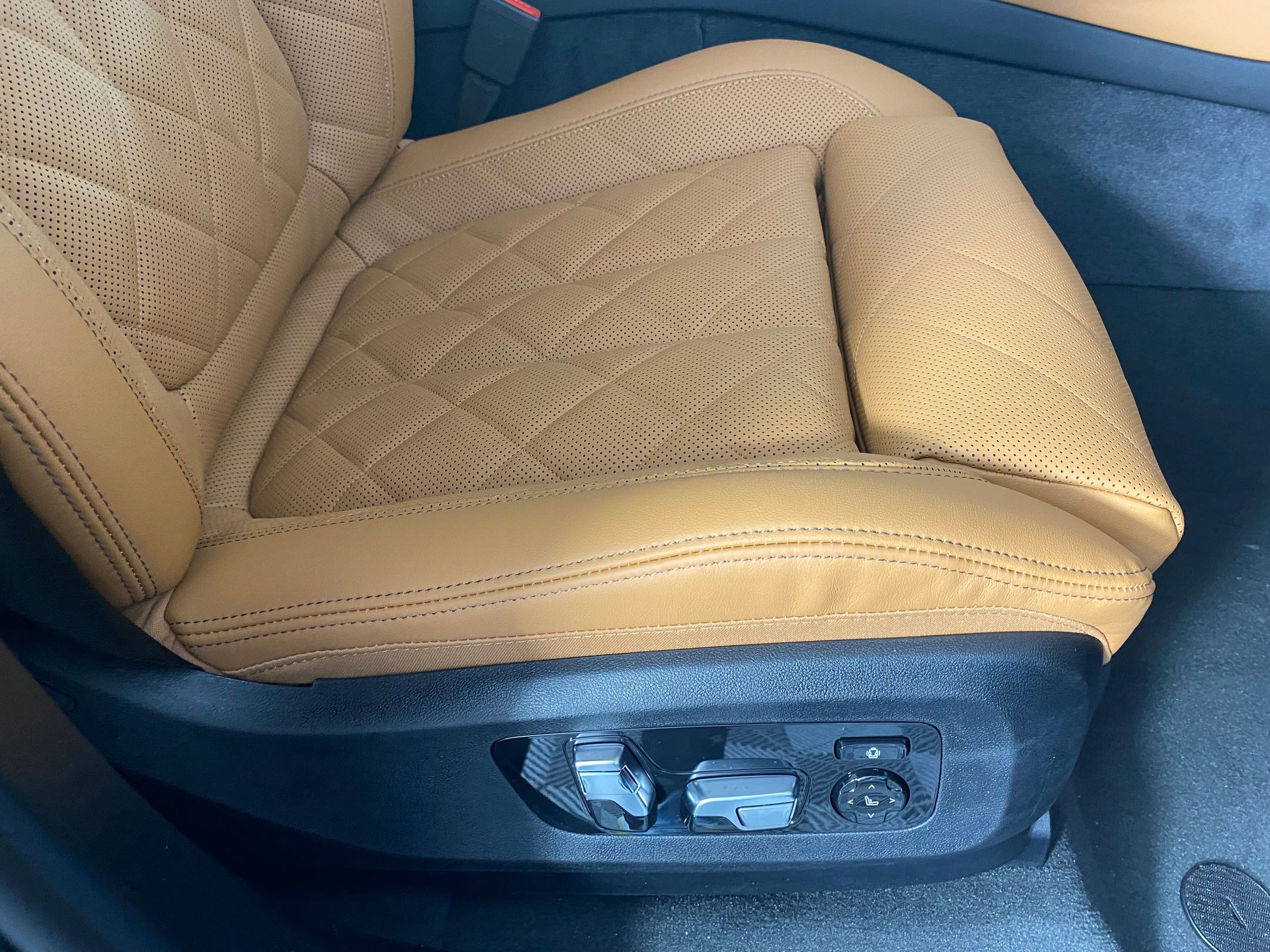 New 2026 BMW X5 xDrive40i w/ M Sport Package image 33