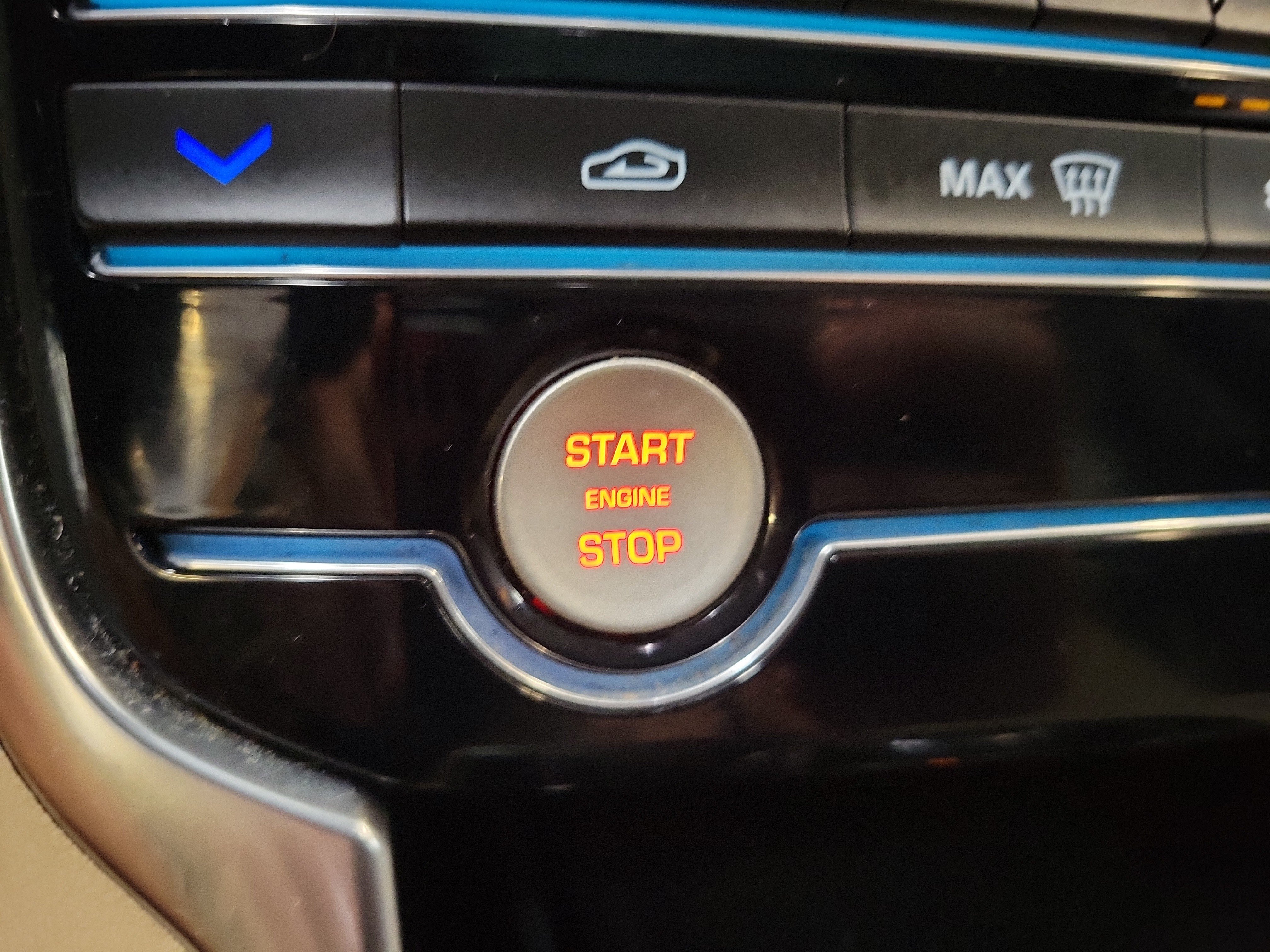 Used 2020 Jaguar XF Premium AWD/4WD image 18