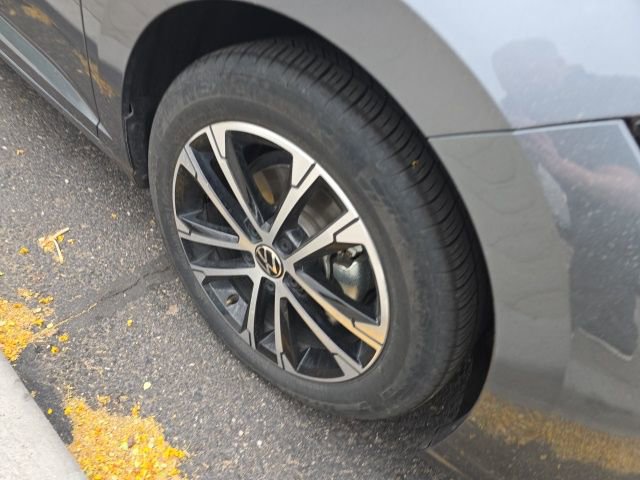 Used 2025 Volkswagen Jetta Sport image 3