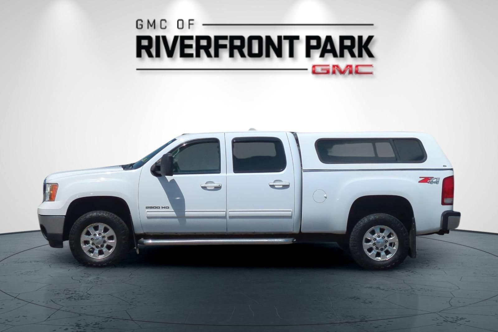 Used 2011 GMC Sierra 2500 SLT w/ SLT Convenience Package AWD/4WD image 6