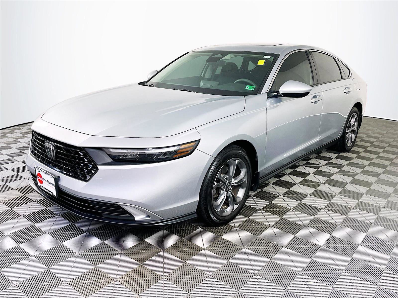 Used 2024 Honda Accord EX image 3