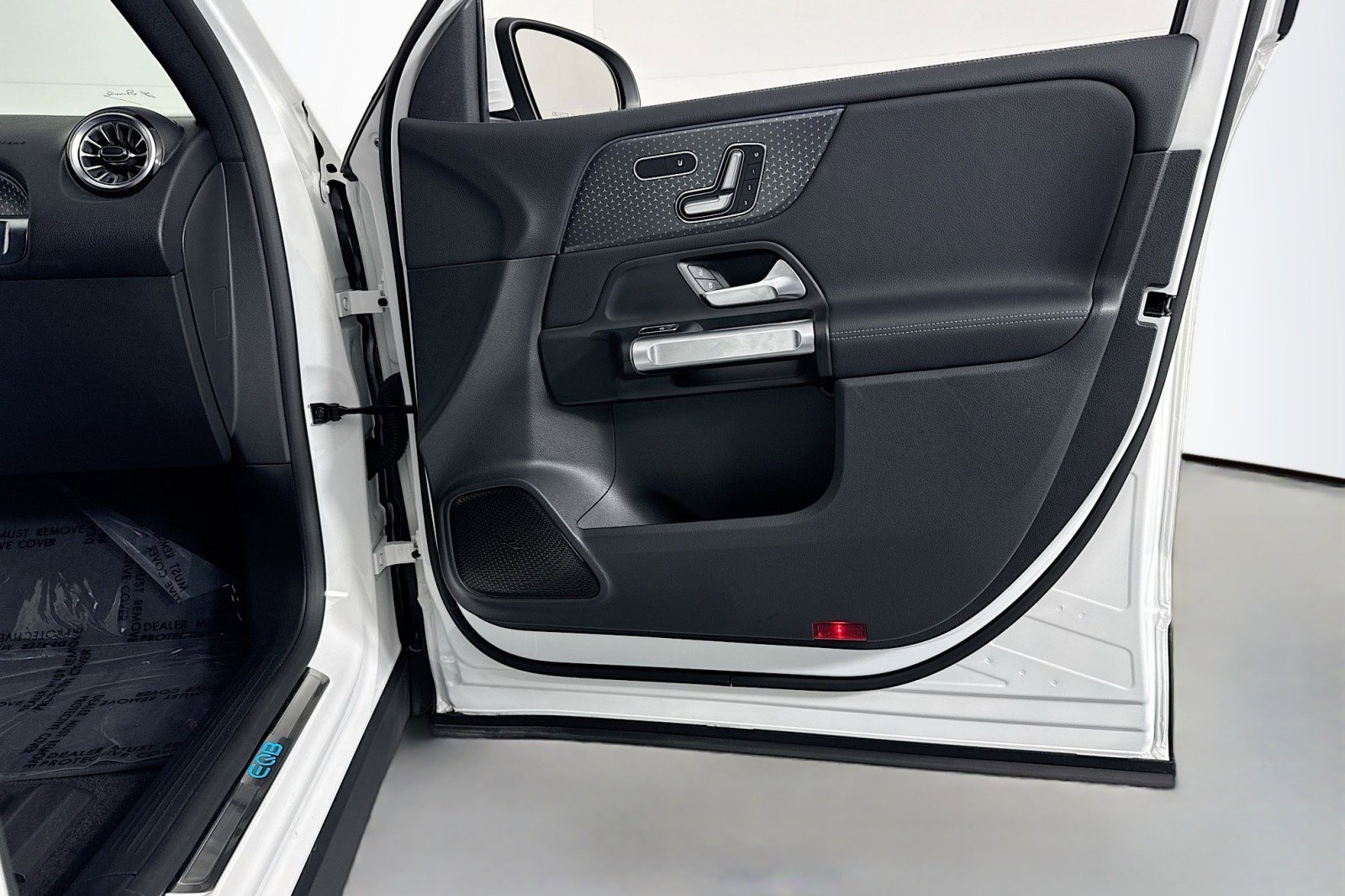 Certified 2025 Mercedes-Benz EQB 250+ image 22