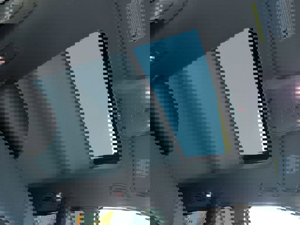 Used 2022 Volkswagen Tiguan SE image 28