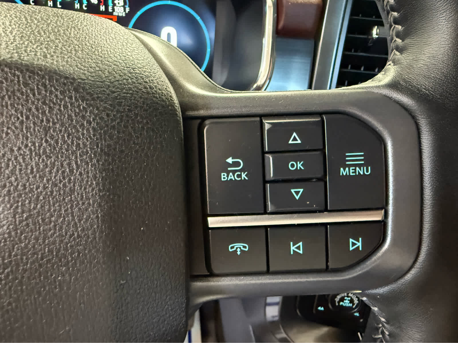 Used 2023 Ford F150 Lariat w/ Equipment Group 502A High image 16