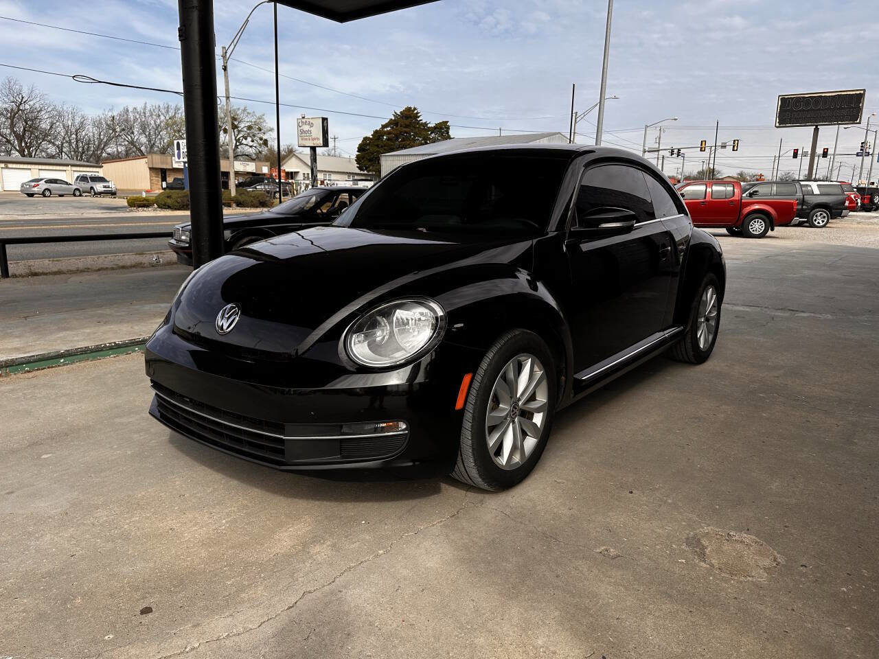 Used 2014 Volkswagen Beetle TDI image 4