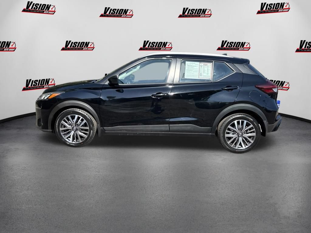 Used 2023 Nissan Kicks SV FWD image 2