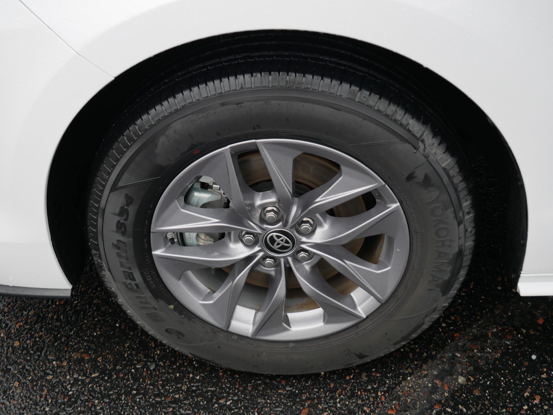 Certified 2025 Toyota Sienna LE FWD image 15