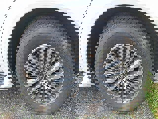 Used 2021 Nissan Armada SL w/ Captain's Chairs Package image 4