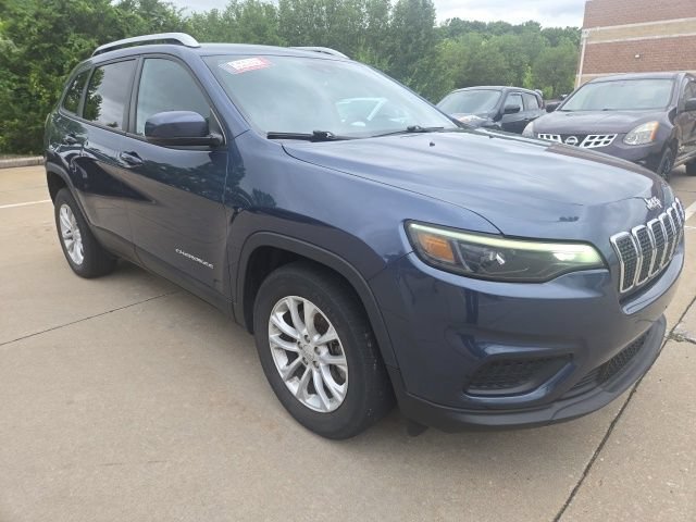 Used 2021 Jeep Cherokee Latitude FWD image 3