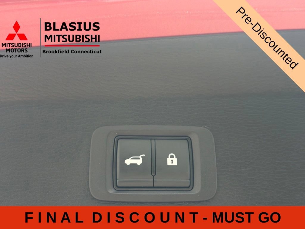 Used 2023 Mitsubishi Outlander SEL AWD/4WD image 13