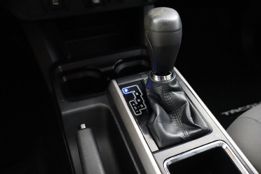 Used 2018 Toyota Tacoma SR5 RWD image 18