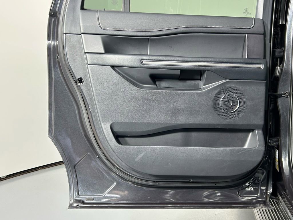 Used 2024 Ford Expedition Max XLT image 18