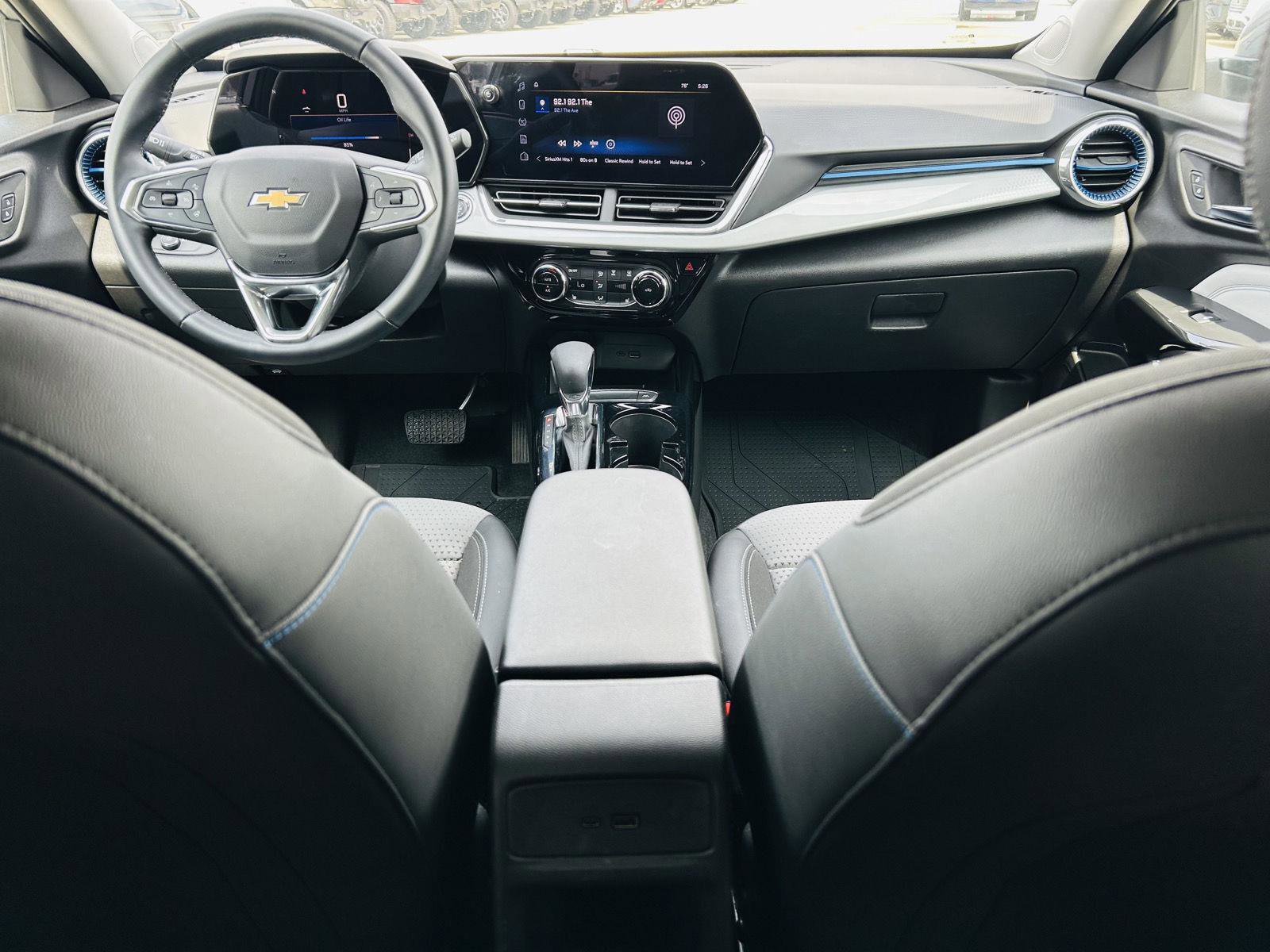 Used 2025 Chevrolet Trax LT w/ Driver Confidence Package image 23