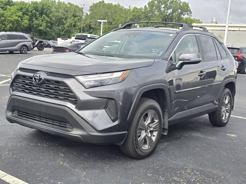 Used 2024 Toyota RAV4 XLE AWD/4WD image 3