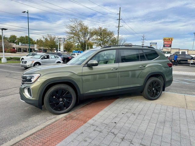 New 2026 Volkswagen Atlas SE image 3