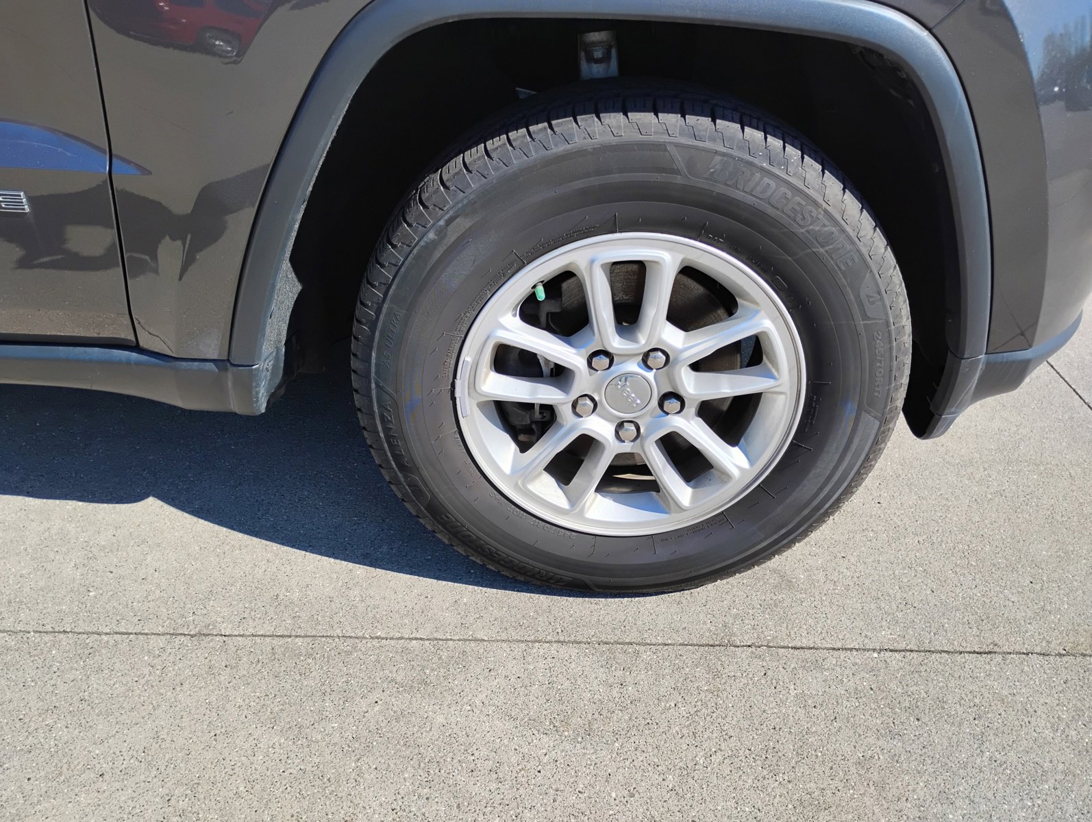 Used 2020 Jeep Grand Cherokee Laredo image 27