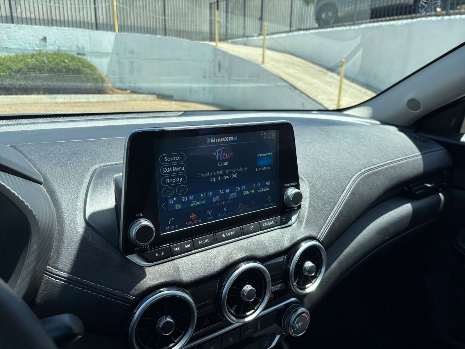 Used 2025 Nissan Sentra SV FWD image 20