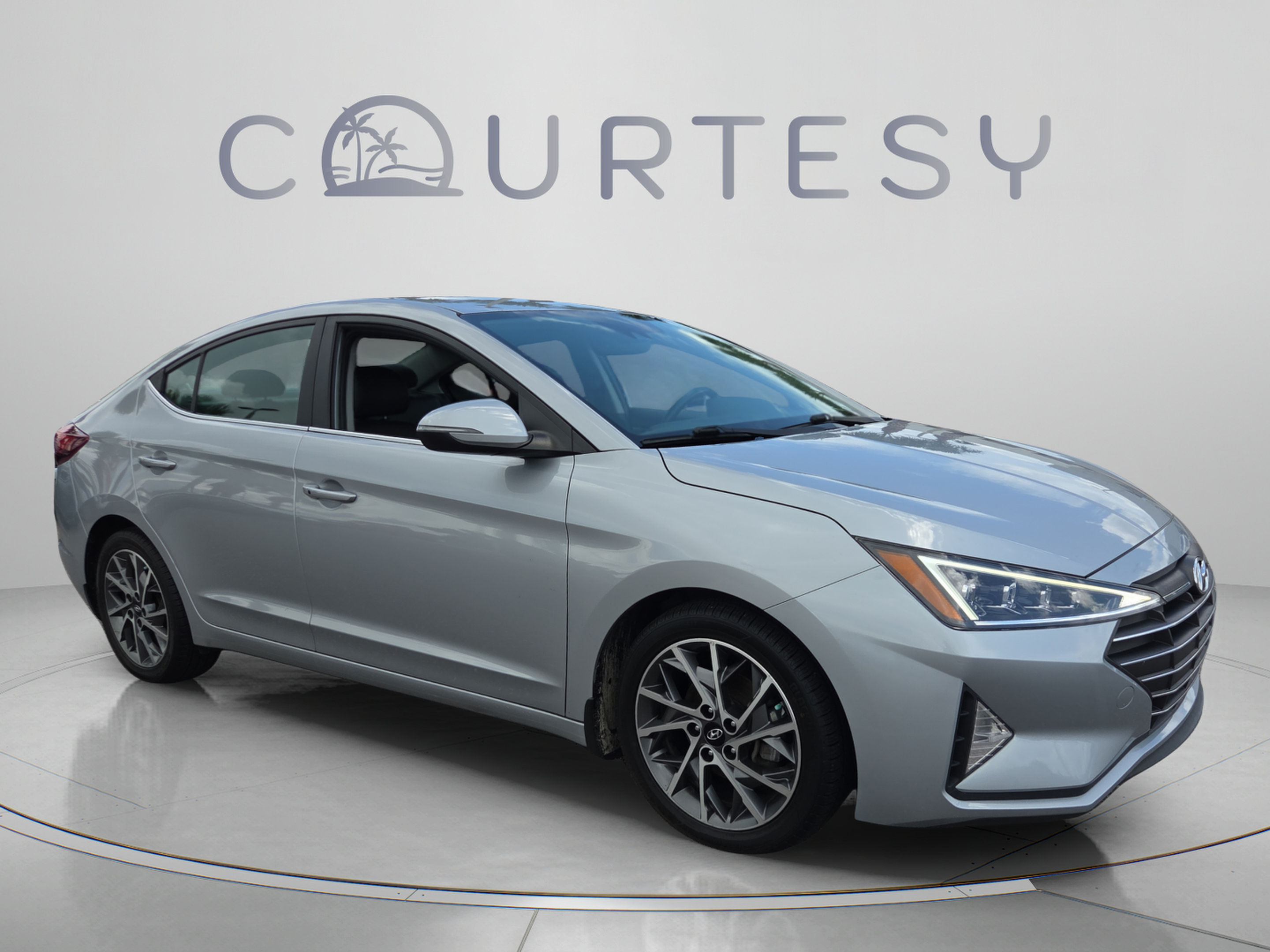 Used 2020 Hyundai Elantra Limited w/ Cargo Package (C1) FWD image 7