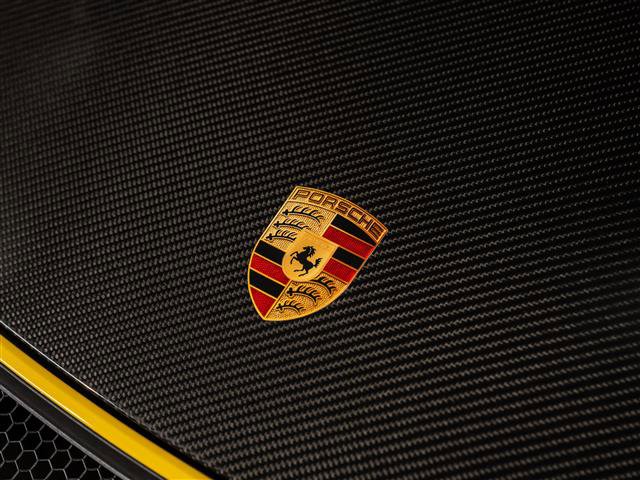 Used 2025 Porsche 718 Cayman GT4 RS image 13