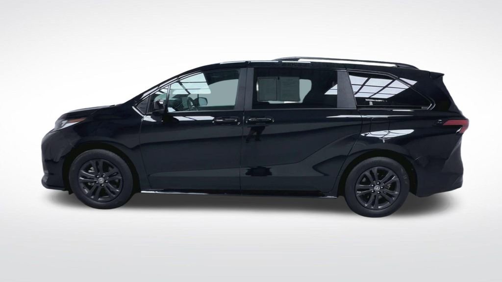Certified 2025 Toyota Sienna XSE w/ XSE Plus Package AWD/4WD image 6