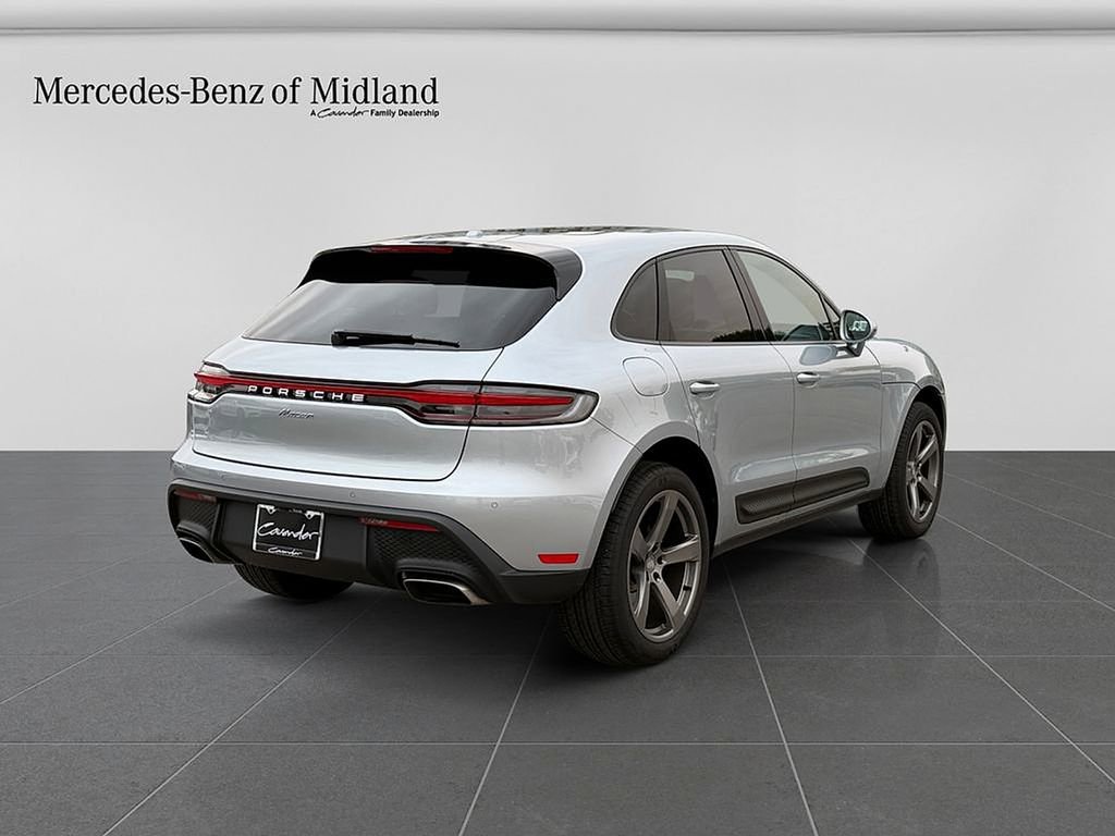 Used 2025 Porsche Macan AWD/4WD image 7