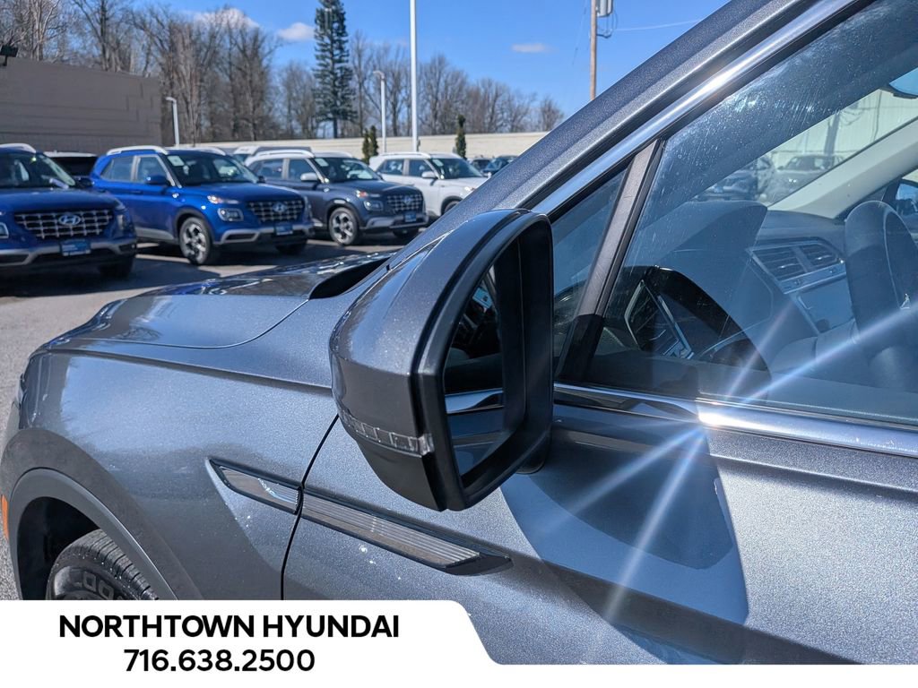Used 2022 Volkswagen Tiguan SE image 38