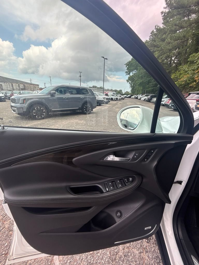 Used 2020 Buick Envision Premium AWD/4WD image 11