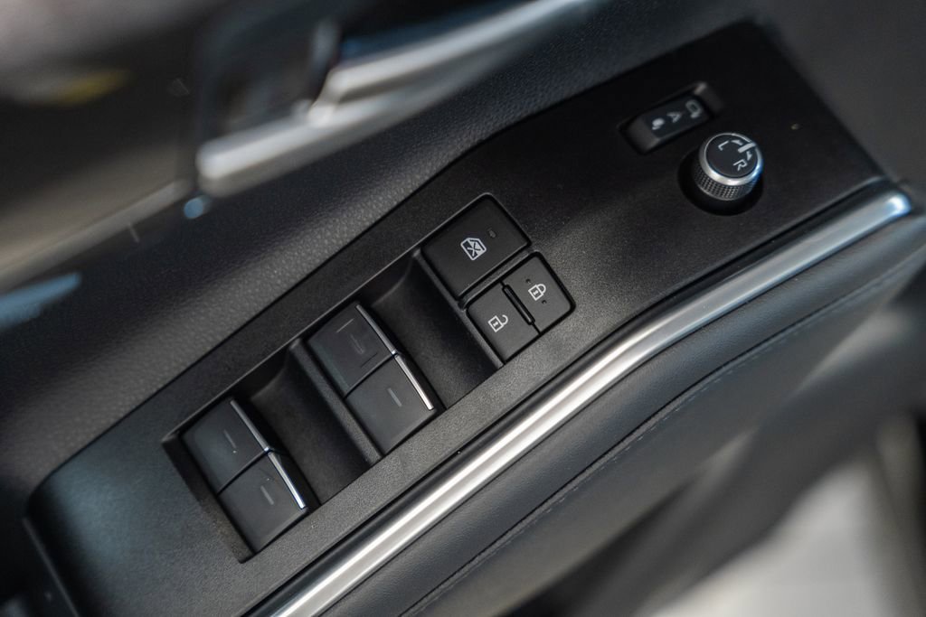 New 2026 Toyota Highlander Platinum image 44