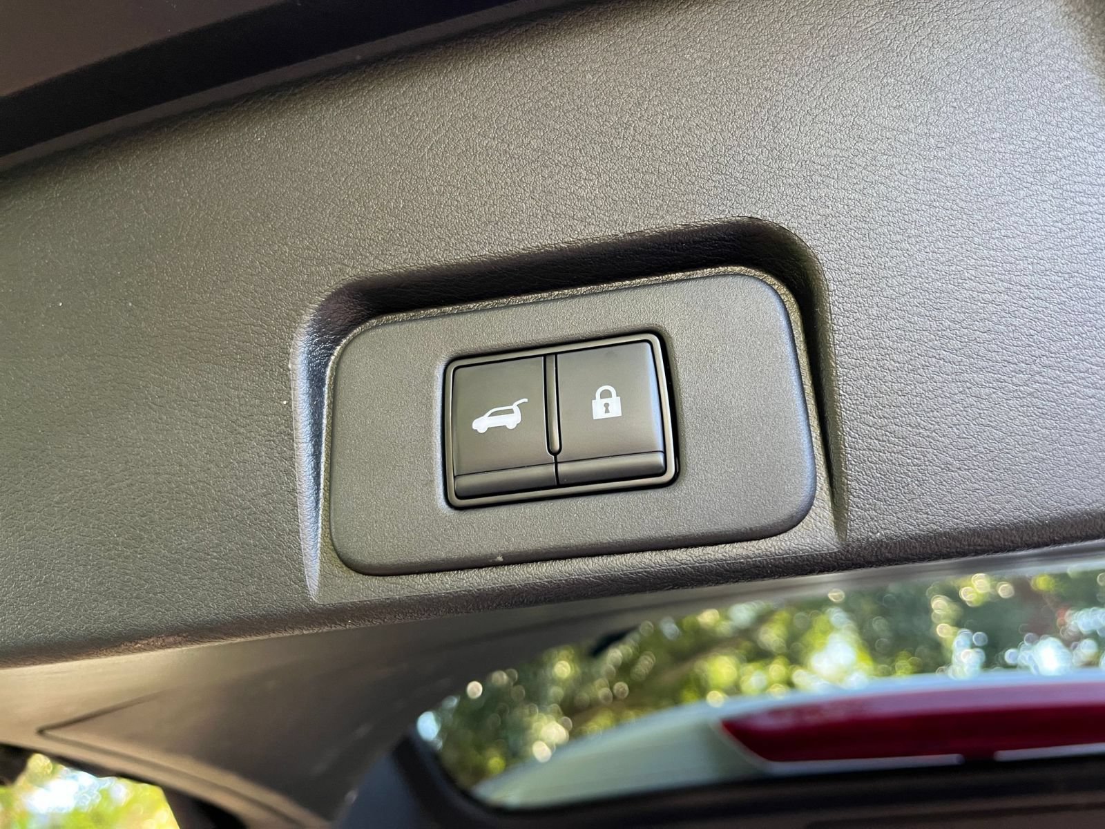 Used 2025 Nissan Rogue SV AWD/4WD image 22