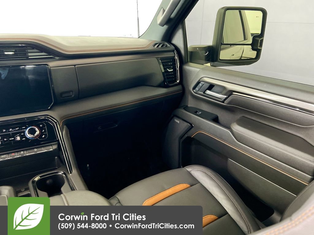 Used 2025 GMC Sierra 3500 AT4 w/ AT4 Premium Plus Package image 27