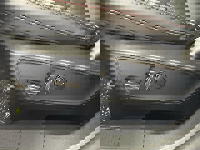 New 2025 Ford Escape ST-Line w/ Cold Weather Package image 18