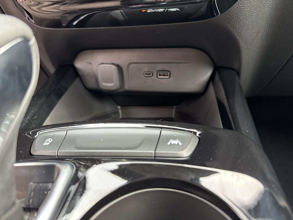 New 2026 Chevrolet Trax ACTIV w/ Sunroof Package FWD image 16