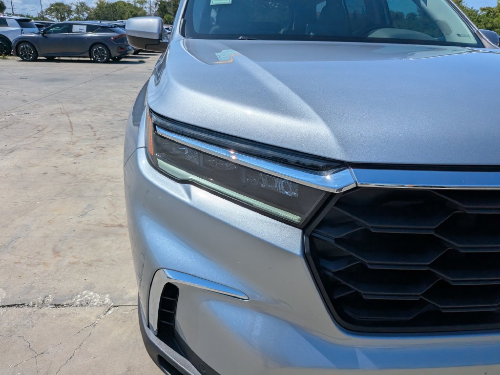 Used 2025 Honda Pilot EX-L image 10