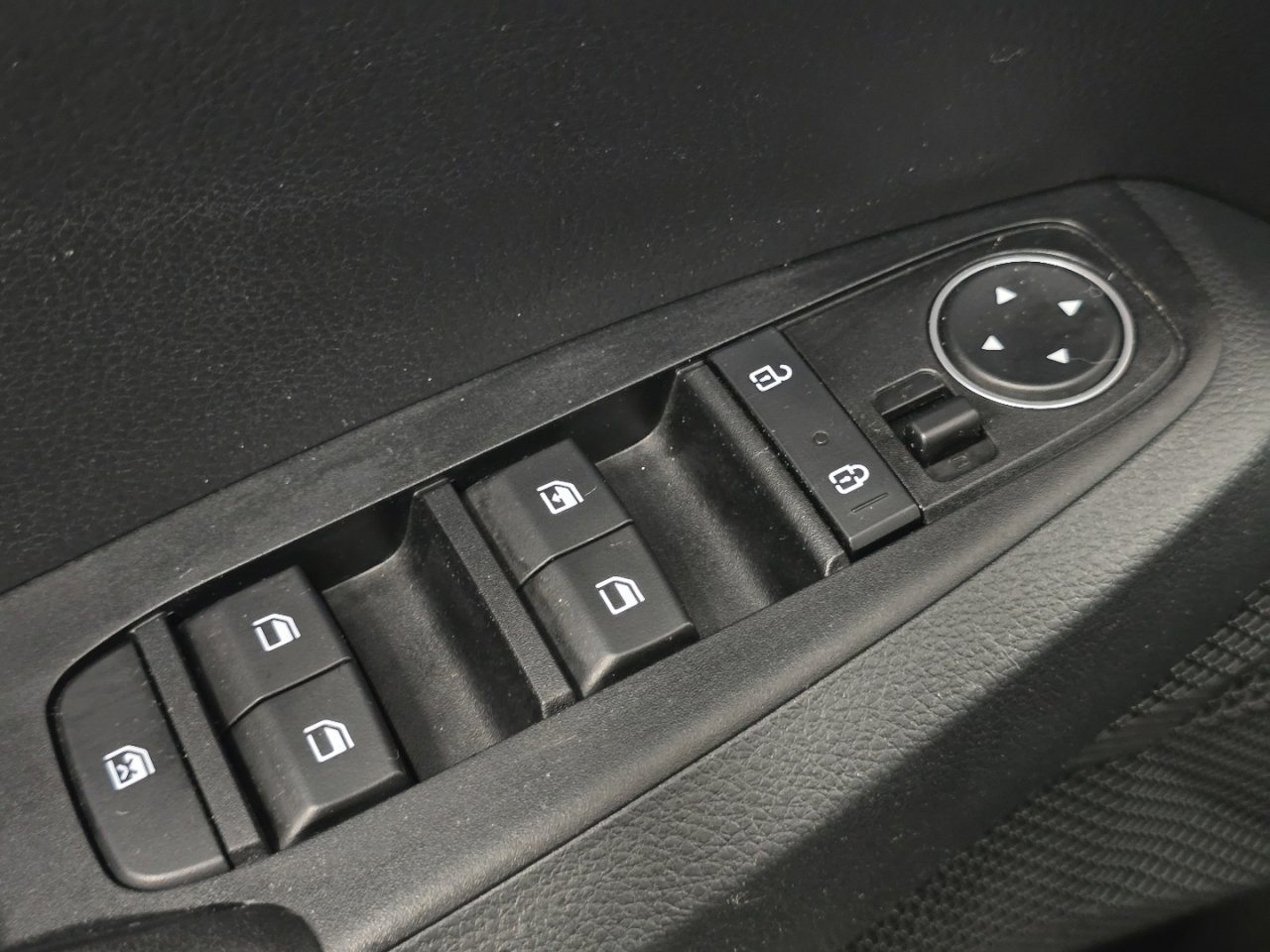 Used 2021 Kia Seltos LX image 24