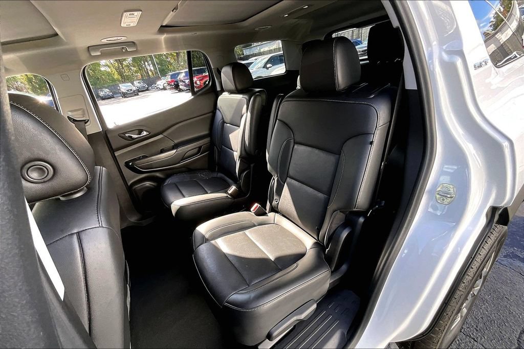Used 2022 GMC Acadia SLT w/ Technology Package FWD image 21