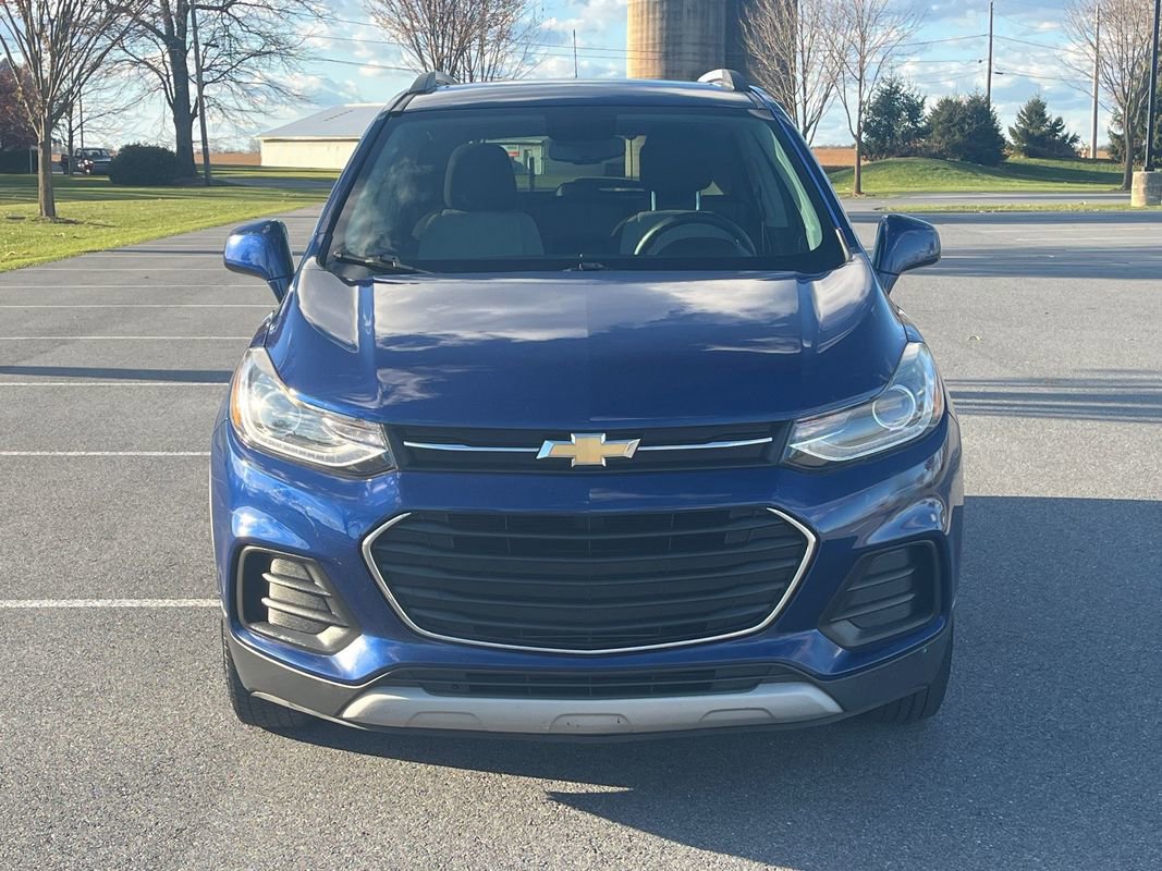 Used 2017 Chevrolet Trax LT w/ Sun & Sound Package image 3