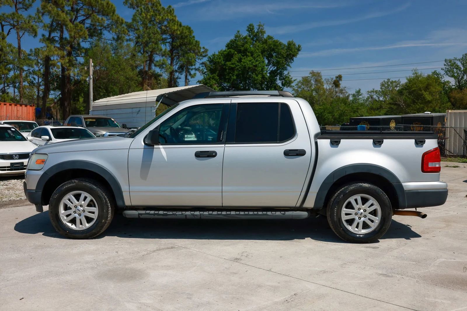 Used 2009 Ford Explorer Sport Trac XLT image 3