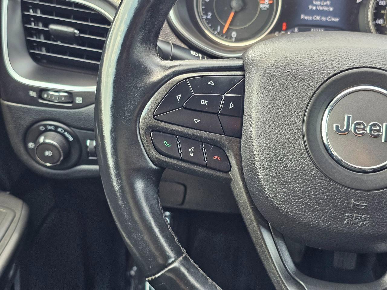 Used 2019 Jeep Cherokee Trailhawk w/ Cold Weather Group image 29