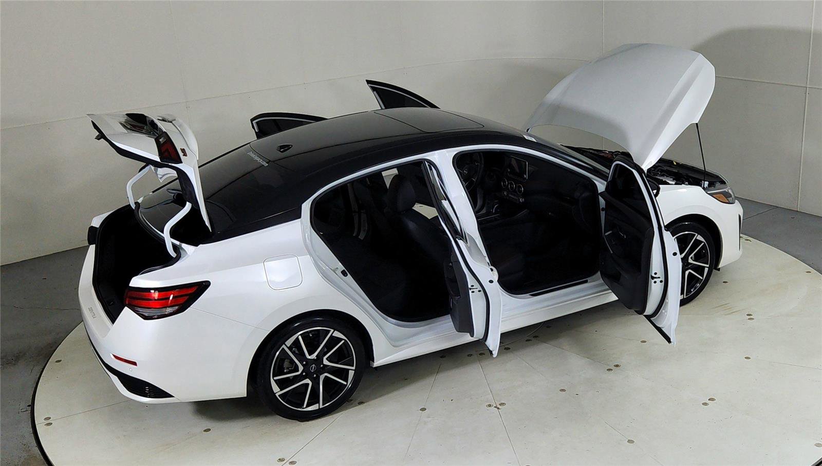 Certified 2025 Nissan Sentra SR w/ SR Premium Package image 28